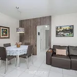 Belo Apt Em Floripa - Sc A 350M Da Praia Ira204